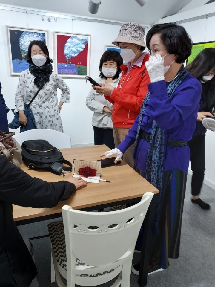 김순례회원작품전시회1.jpg